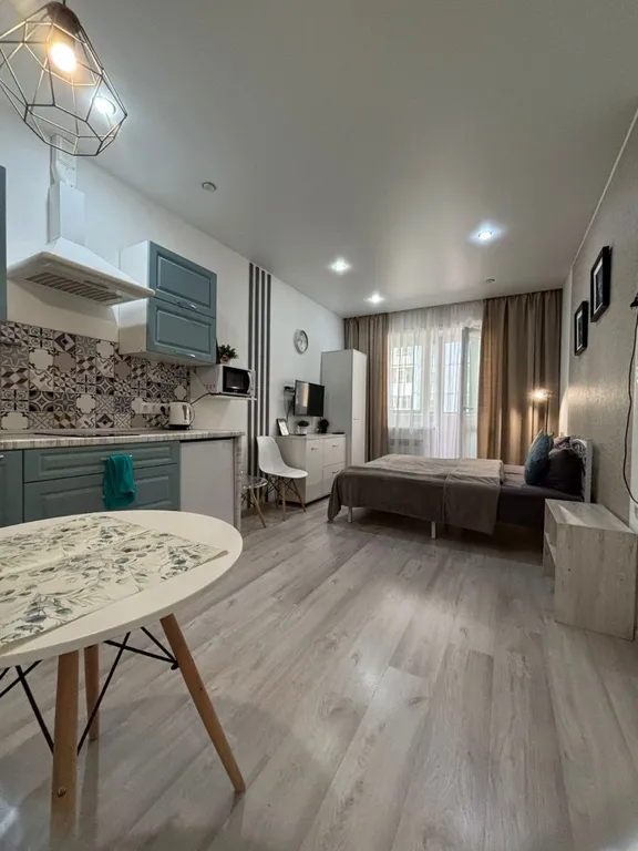 Студия бежевая в центре города