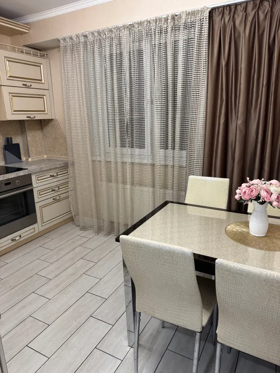 Красивая квартира в центре с хорошим видом из окна