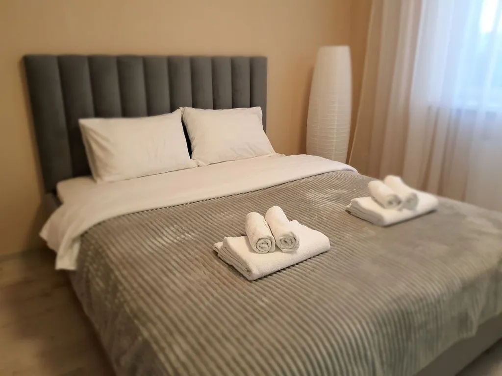 2-х комнатная квартира с шикарным видом на пруд