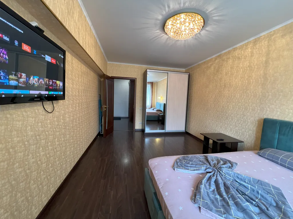 Красивая квартира на набережной