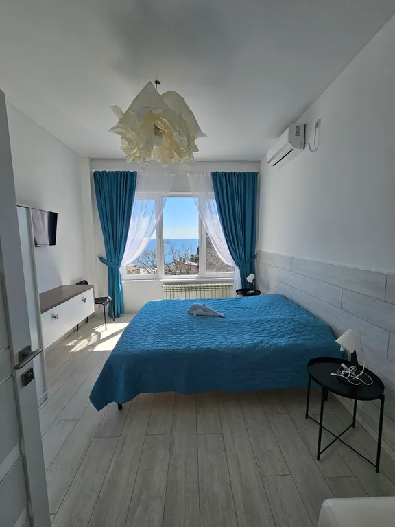 Квартира с террасой, видом на море, в 3 минутах от пляжа