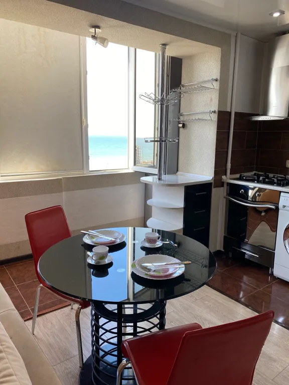 Красивая, уютная, стильная квартира - студия с шикарным видом из окон