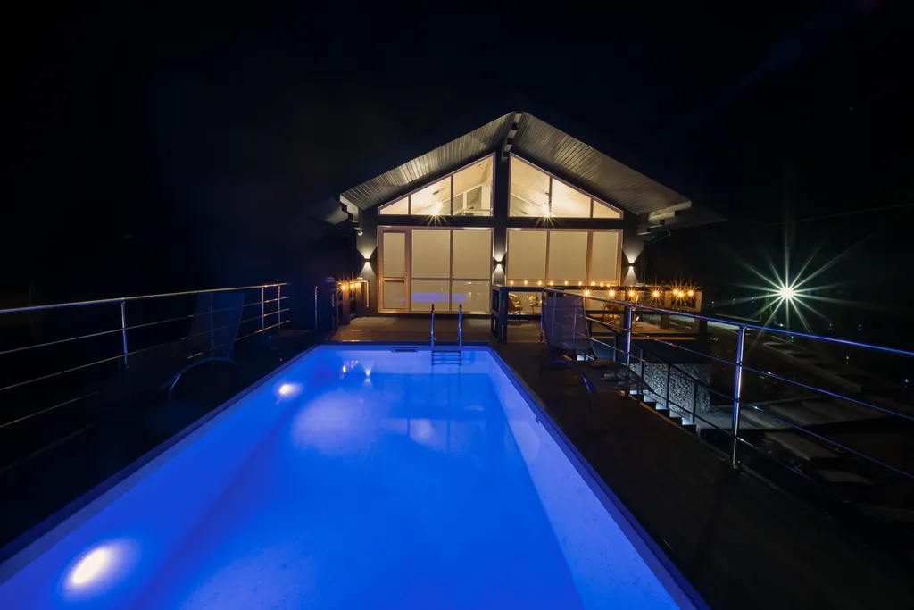 Коттедж Уютный дом с теплым бассейном, дровяной баней и сибирским чаном — аренда посуточно в Сочи