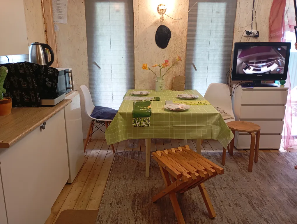 Новый домик рядом с лесом