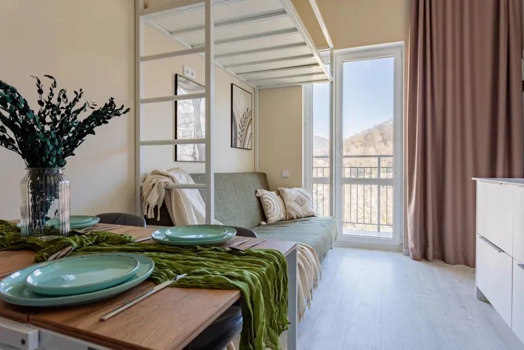 Двухкомнатная квартира с видом на море в ЖК Летний — аренда посуточно в Кудепста