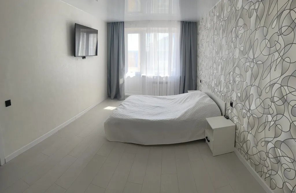 Уютная светлая квартира — аренда посуточно в Псков