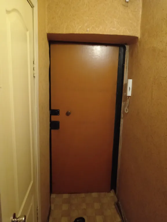 Абакан 1п/п в центре на 3 этаже с балконом