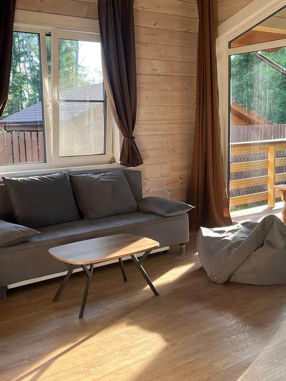 Загородный домик в сосновом лесу