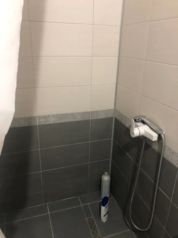 Этаж под ключ двухкомнатный с отдельным входом со своей терассой