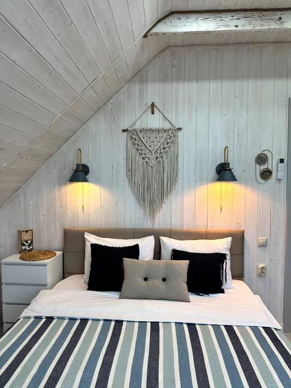 Монсардный этаж в стиле шале