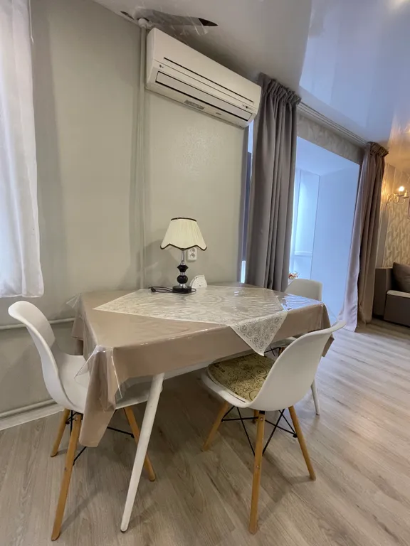 Большая шикарная квартира-студия в центре возле моря