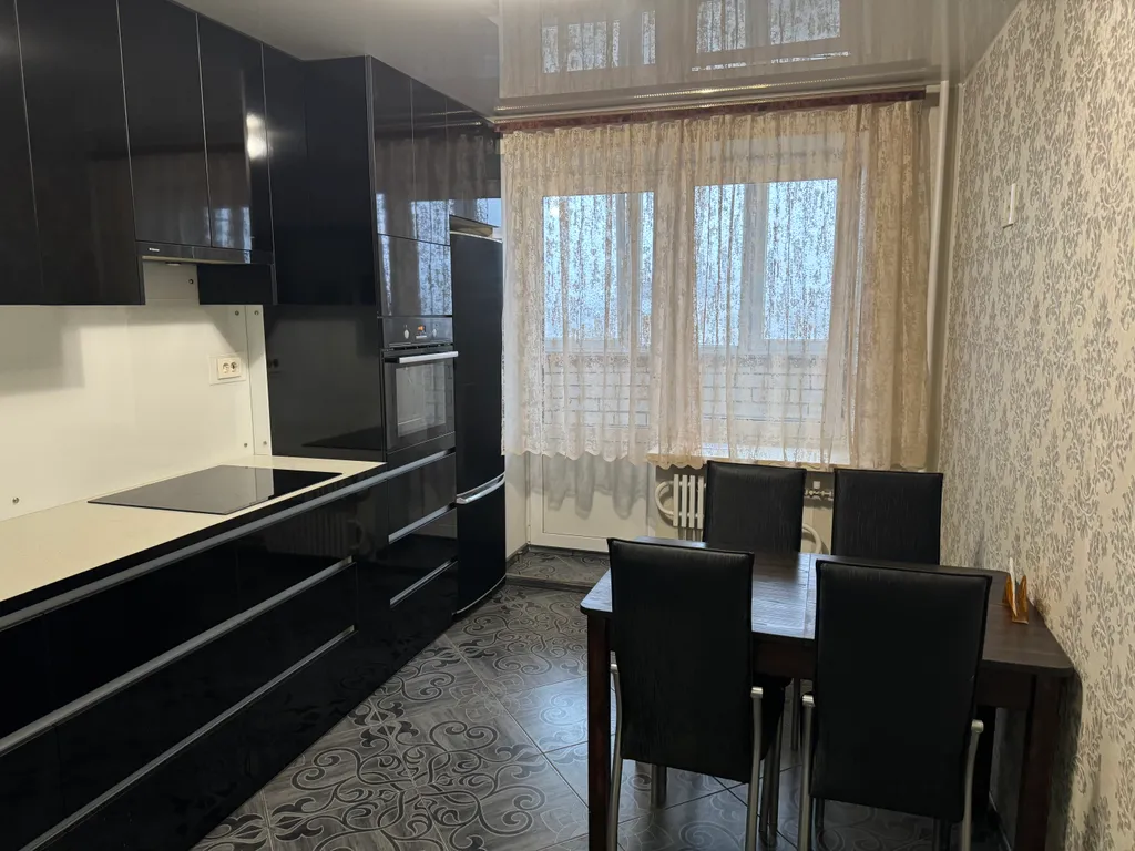 Квартира в центре города, напротив ЖД вокзала, рядом Цирк