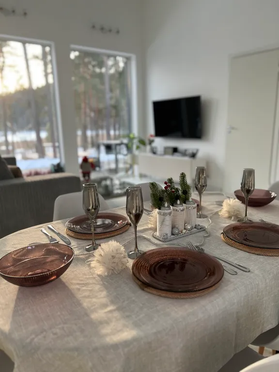 Стильный дом на берегу Ладожского озера с панорамным видом