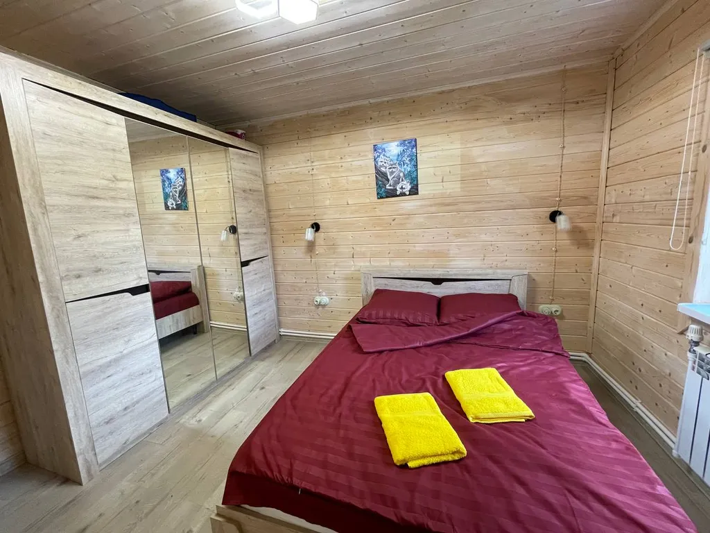 Домик с видом на лес