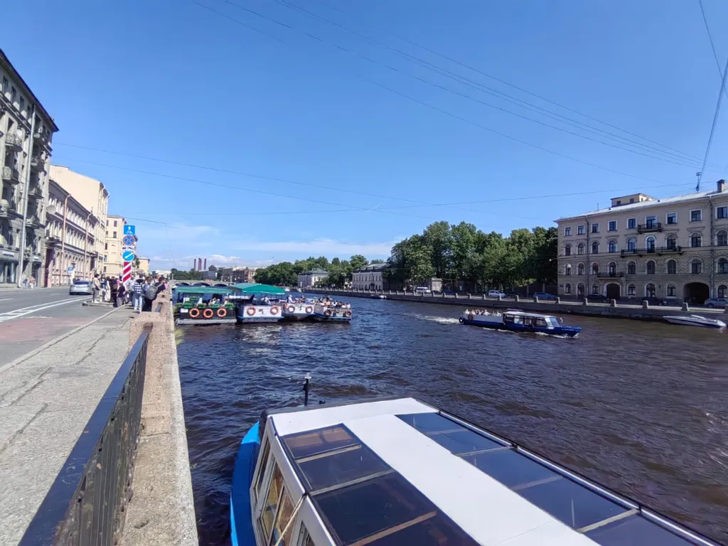 Апартаменты Сны Петербурга, бесконтактный заезд, хранение багажа