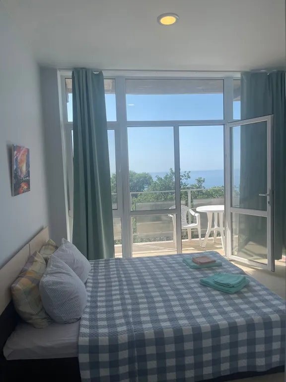 Квартира Уютная студия с видом на море, на горы и парк — аренда посуточно в Симеиз