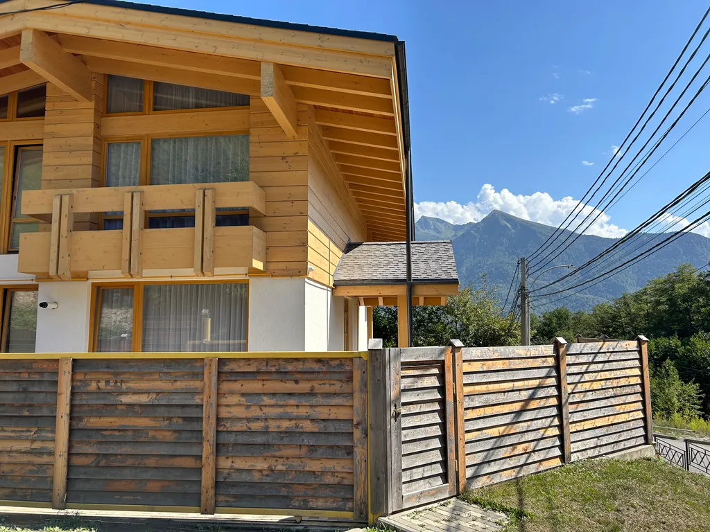 Шале с бассейном