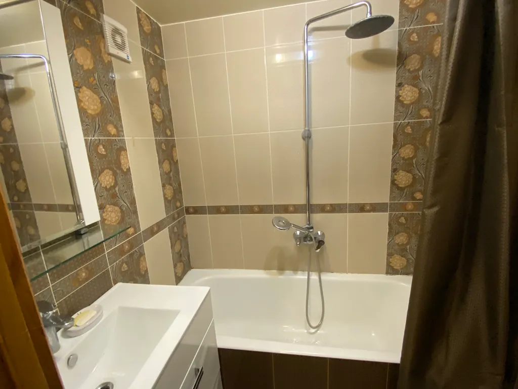 Бюджетная трешка в центре города