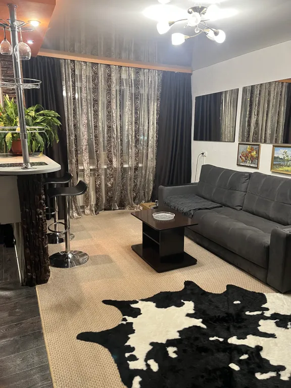 Уютная квартира-студия на втором этаже при въезде в город