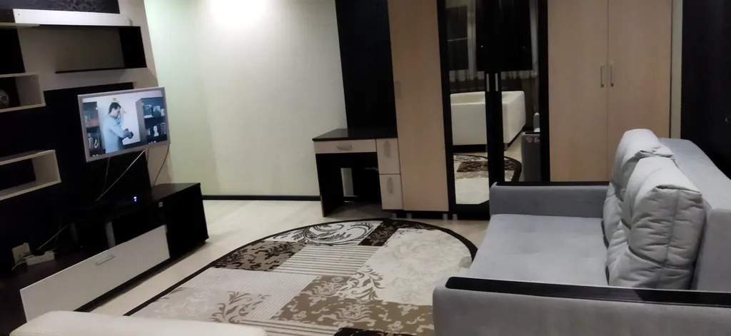 Уютная квартира-студия в центре города, от жд вокзала на машине 5 мин — аренда посуточно в Курск