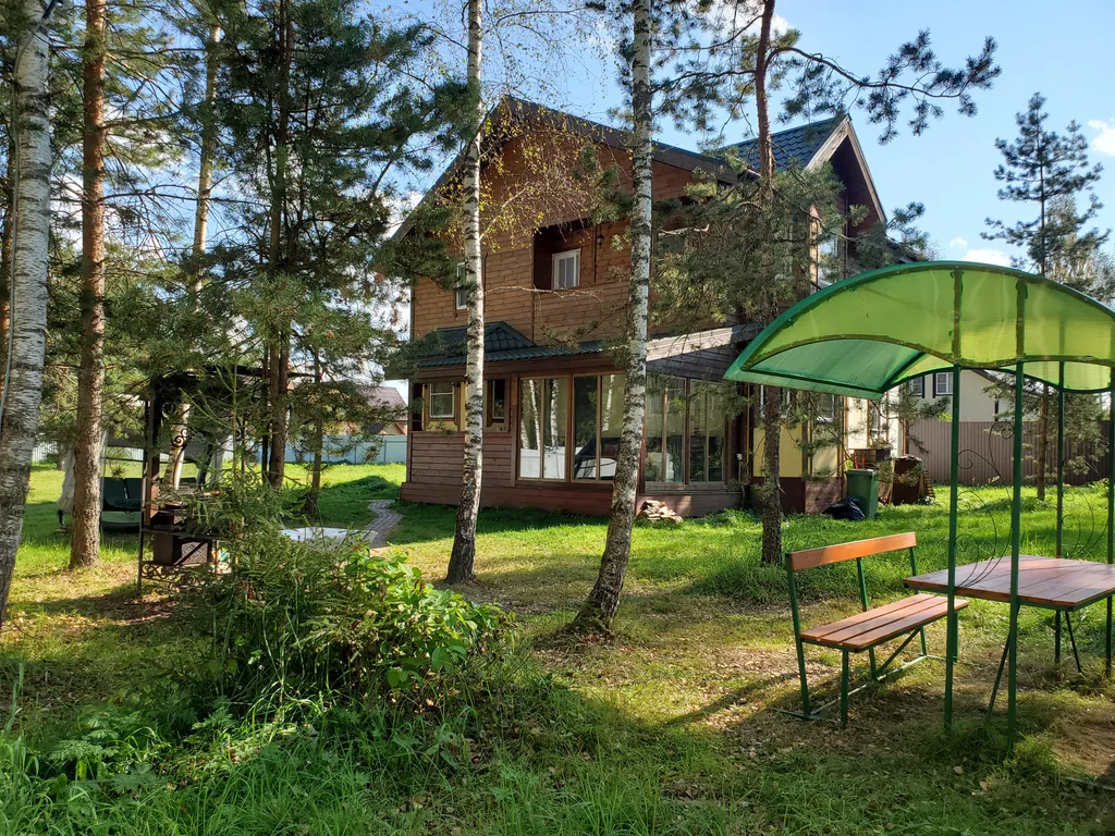 Загородный коттедж у леса