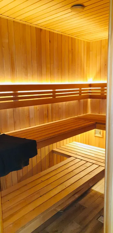 Дом под Минском с баней и купелью