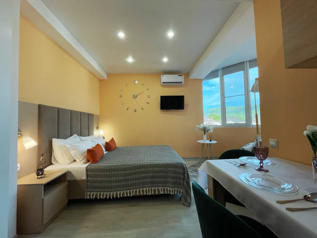 Апартаменты с видом на горы три минуты до моря