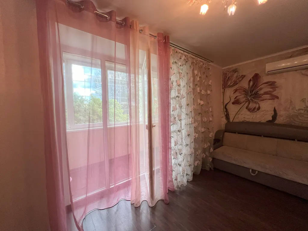 Красивая квартира на набережной