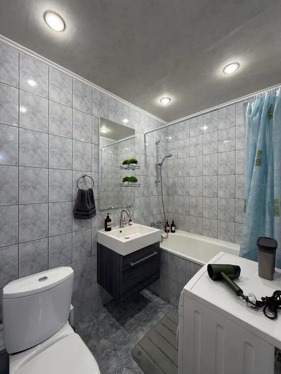 Квартира с новым ремонтом на Высоцкого 42