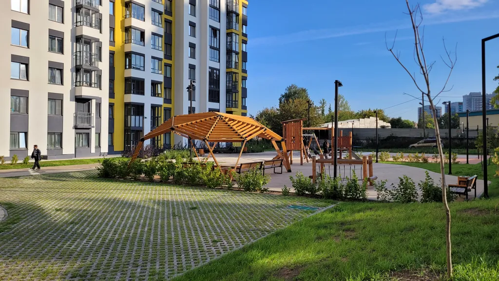 Просторная студия близко к центру