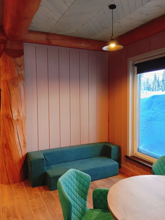 Домик KEDRA в Шерегеше с видом на лес и горы