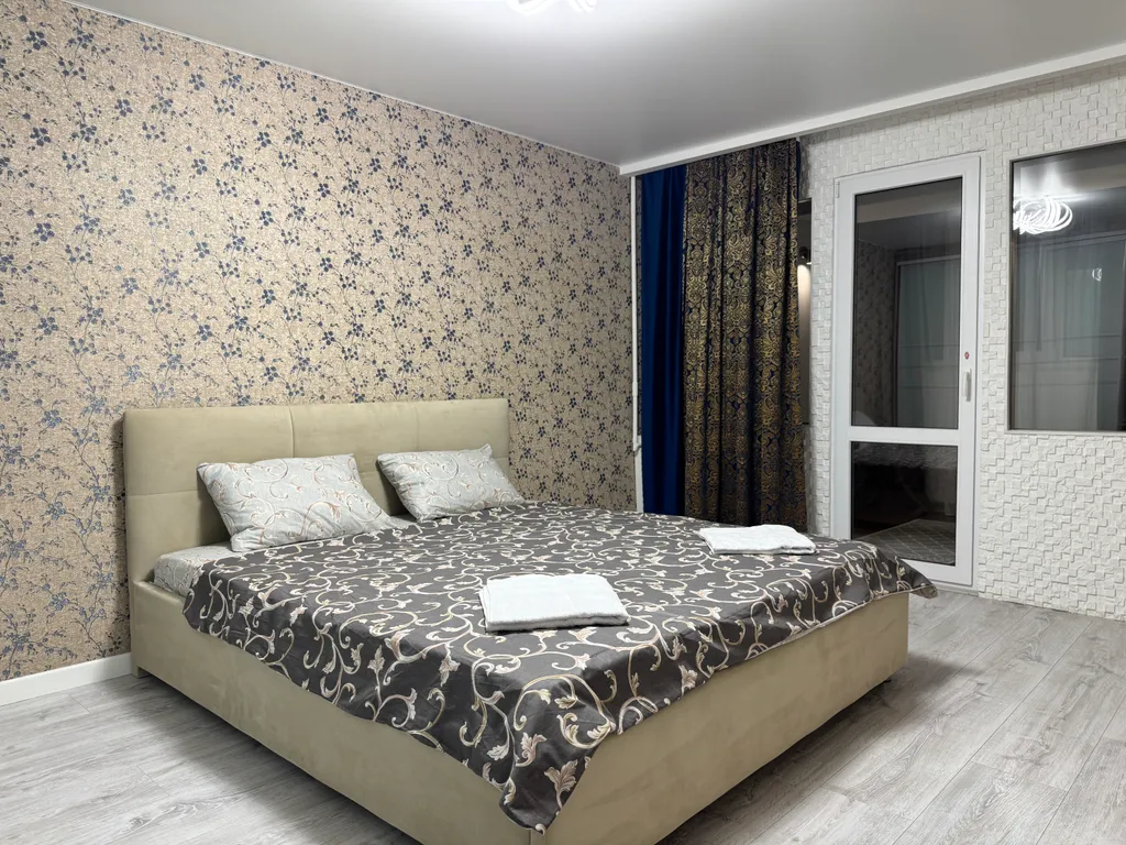 Квартира Семейные 3-комнатные апартаменты — аренда посуточно в Симферополь