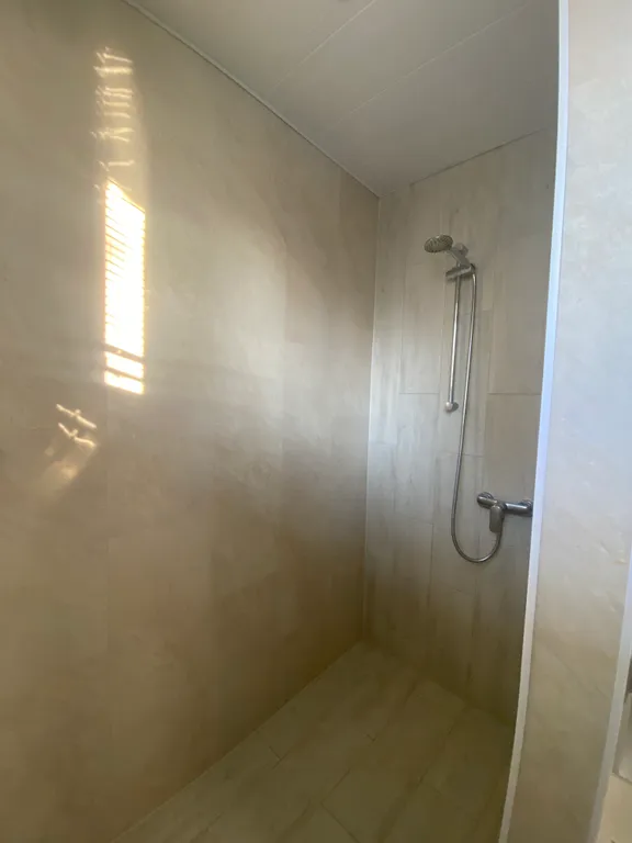 Уютный домик на озере