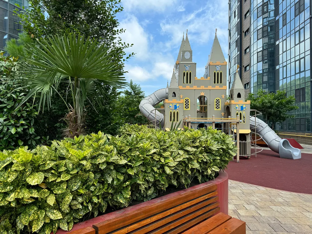 Видовые апартаменты Монстера Лофт в ЖК Сан Хиллс Небуг