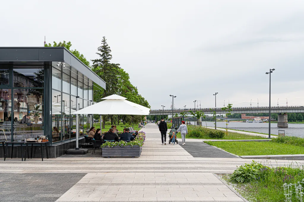 Трёхкомнатная квартира с видом на набережную в центре В. Новгорода