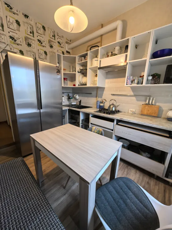 Счастливая матрешка с камином у вокзала Исакогорка