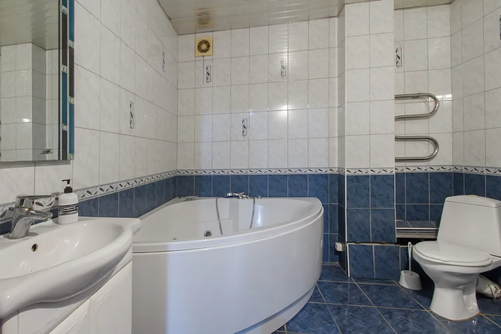 Большая 3-комнатная возле полигона и Маслоки