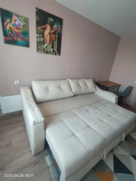 Уютная двухкомнатная квартира с видом на город и реку с 25 этажа