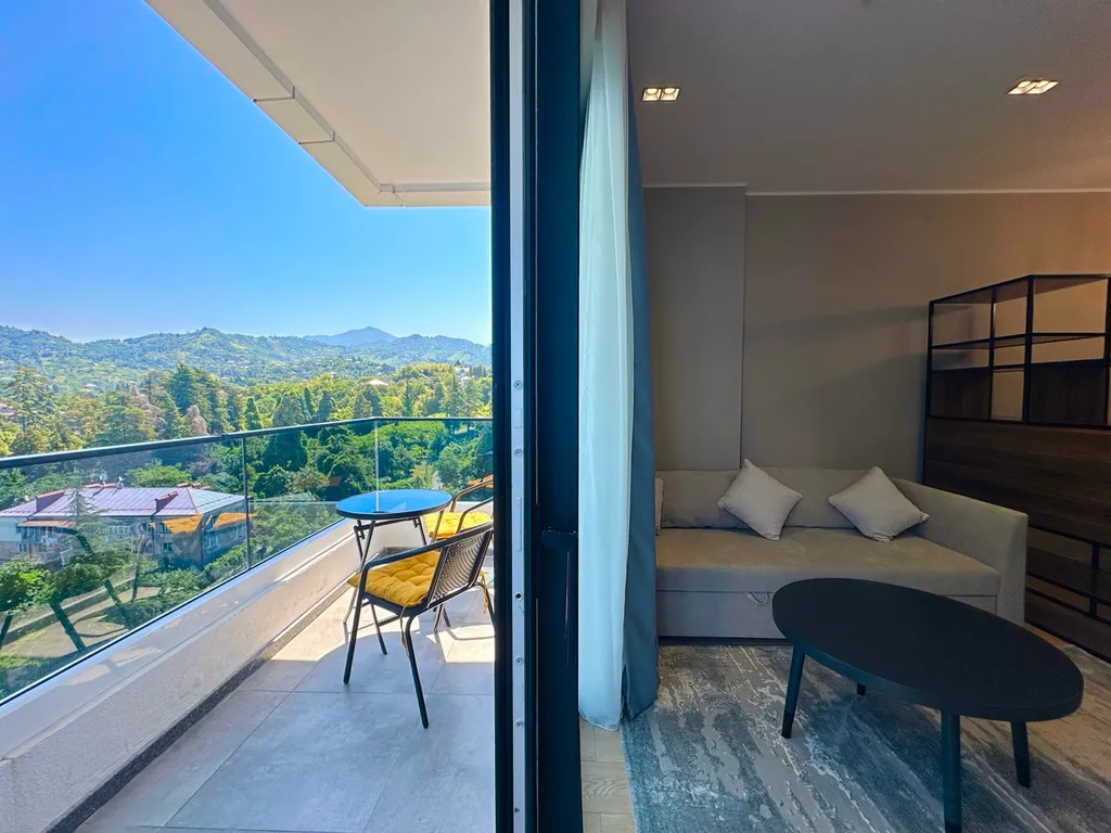 Просторный апартамент с видом на горы и море Crowne Plaza