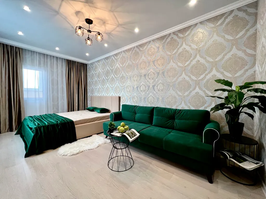 Новая однокомнатная квартира в изумрудном цвете