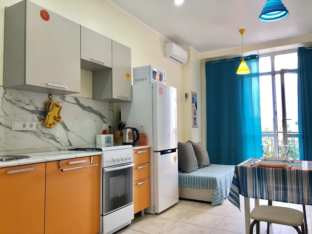 Квартира Квартира Дизайнерская прелестная евродвушка на берегу моря — Геленджик