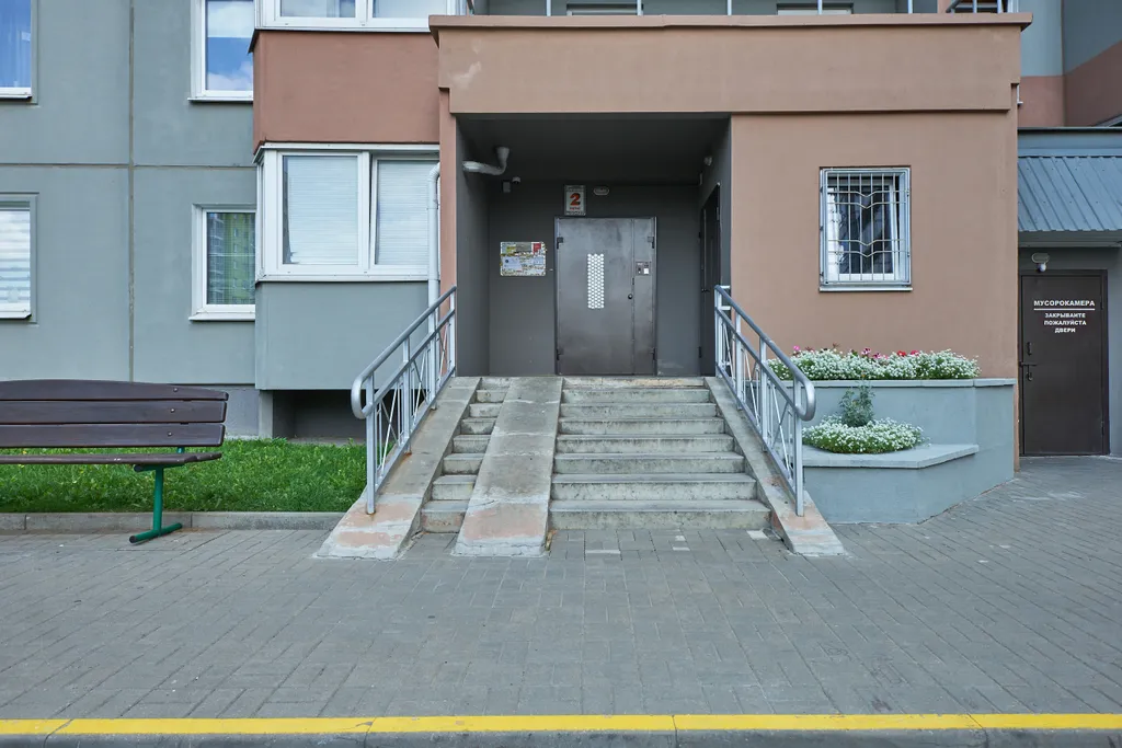 Просторная квартира (метро 5 минут пешком)