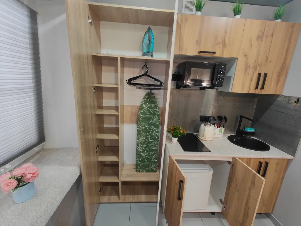 Квартира Потрясающая Студия напротив Политеха, терминала в центре Нефтяников — Омск