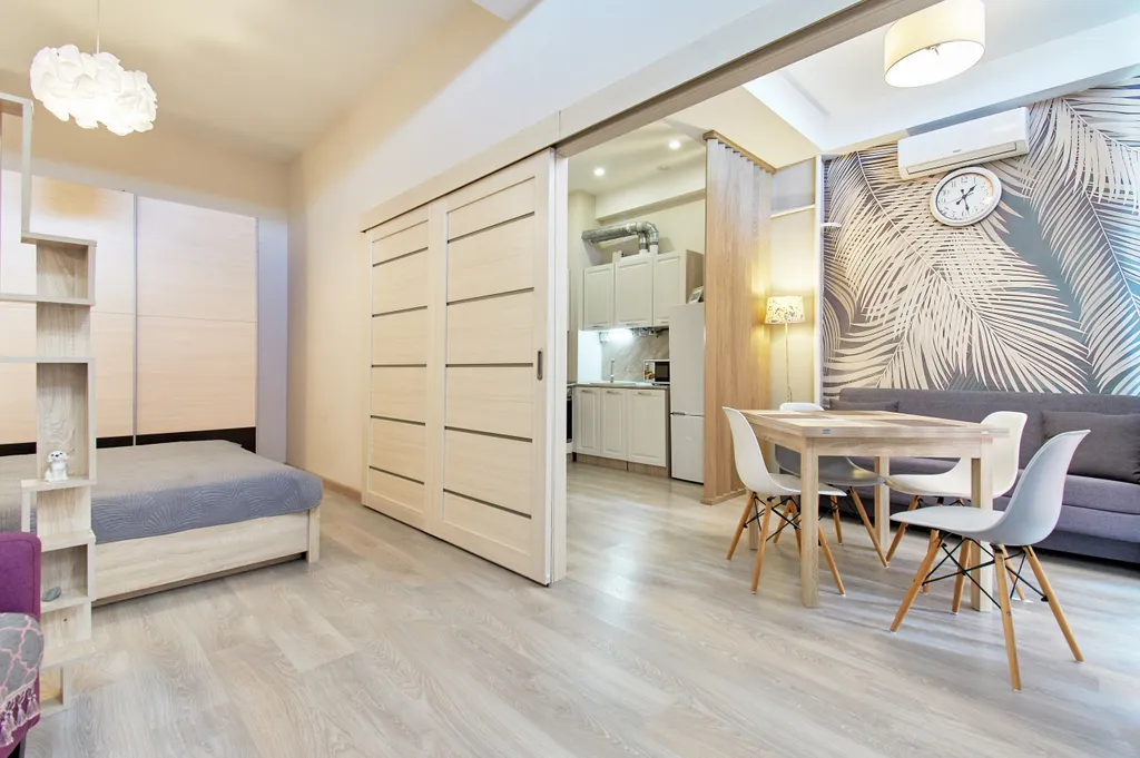 2-комнатная квартира в новом доме, рядом море и рынок