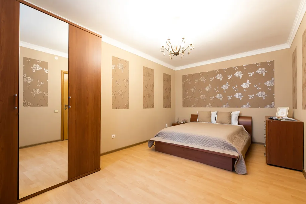 Рядом Невский, торговые центры, метро