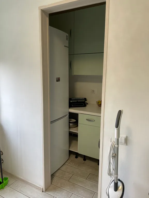 Шикарная студия с выходом на собственную крышу с садовой мебелью