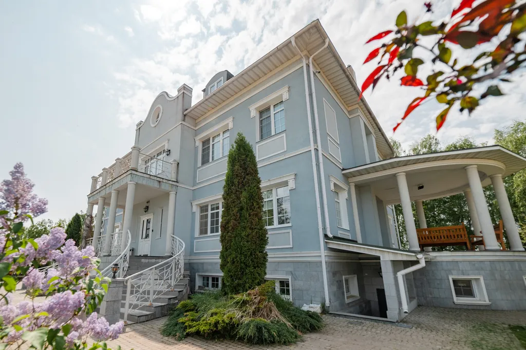 Коттедж 10-комнатный Дом — аренда посуточно в Москва