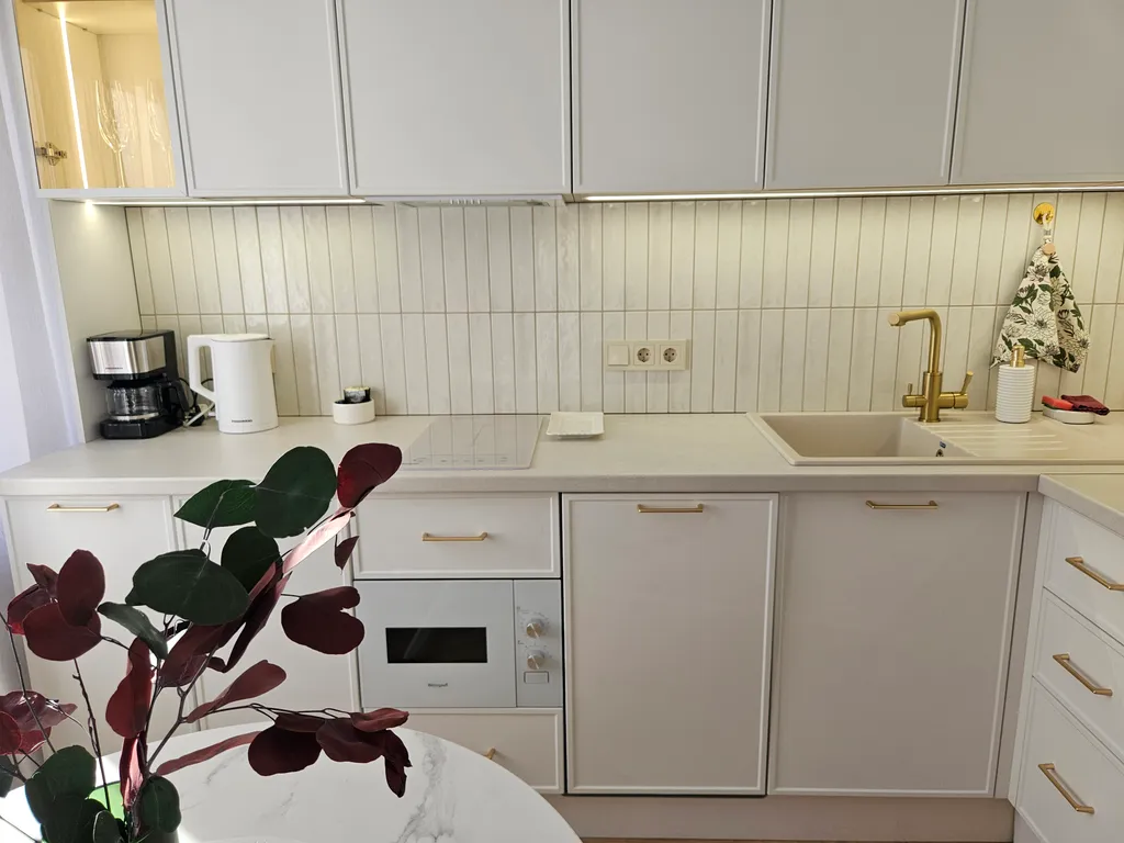 Элеганс в видом на Волгу и фонтаны, главная пешеходная улица