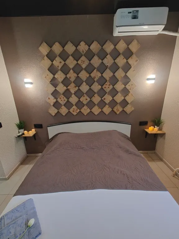 Квартира Уютная студия напротив университета и парка в центре Нефтяников — Омск