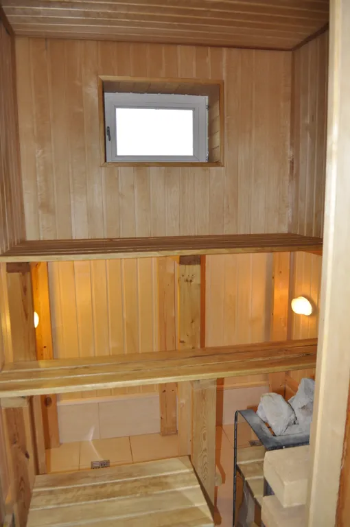 Уютный коттедж у озера с сауной